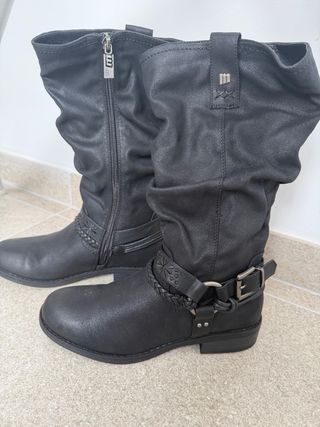 Botas negras talla 37