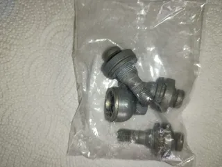 Tornillos de seguridad para ruedas