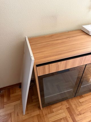 Mueble madera y cristal con baldas