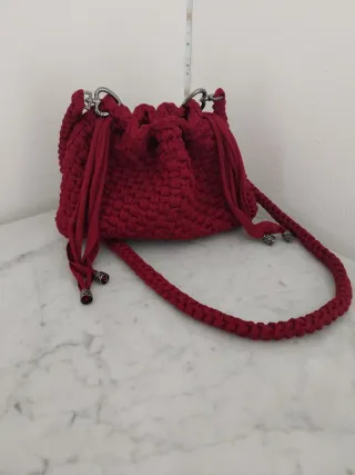Borsa uncinetto blu lurex modello Bottega