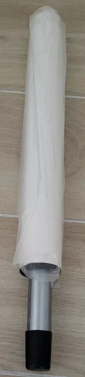 Silla alta blanca moderna