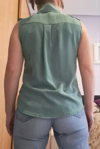 Blusa sin mangas verde talla M