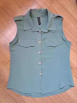 Blusa sin mangas verde talla M