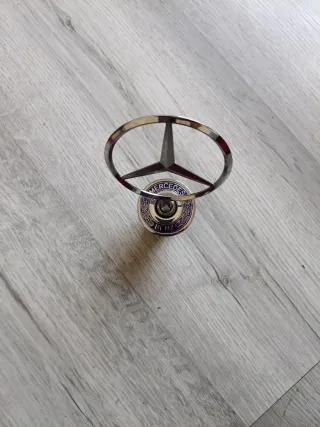 Insignia Capó Mercedes Benz Estrella