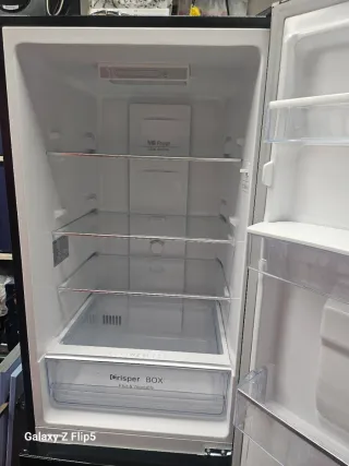 Nevera CHIQ Negra con dispensador