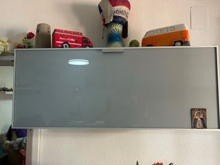 Mueble salón madera y cristal