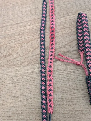 Pulseras de macramé para parejas.