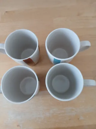 Juego de 4 tazas de cerámica