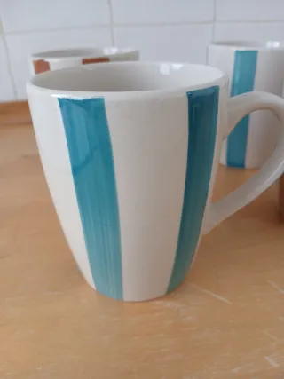 Juego de 4 tazas de cerámica