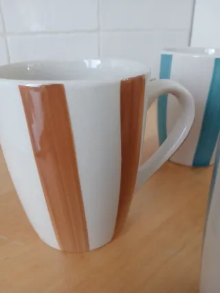 Juego de 4 tazas de cerámica