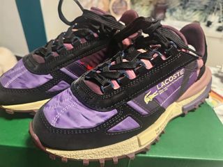 Deportivas Lacoste Negras y Moradas