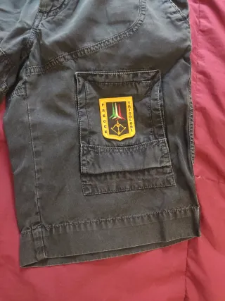 Bermudas chico cargo pone que es 48/ M