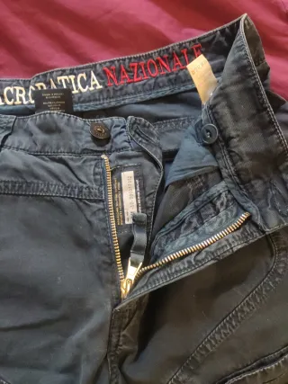 Bermudas chico cargo pone que es 48/ M