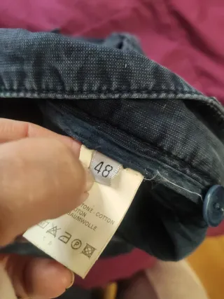 Bermudas chico cargo pone que es 48/ M