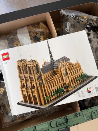 LEGO Catedral de Notre Dame 21061
