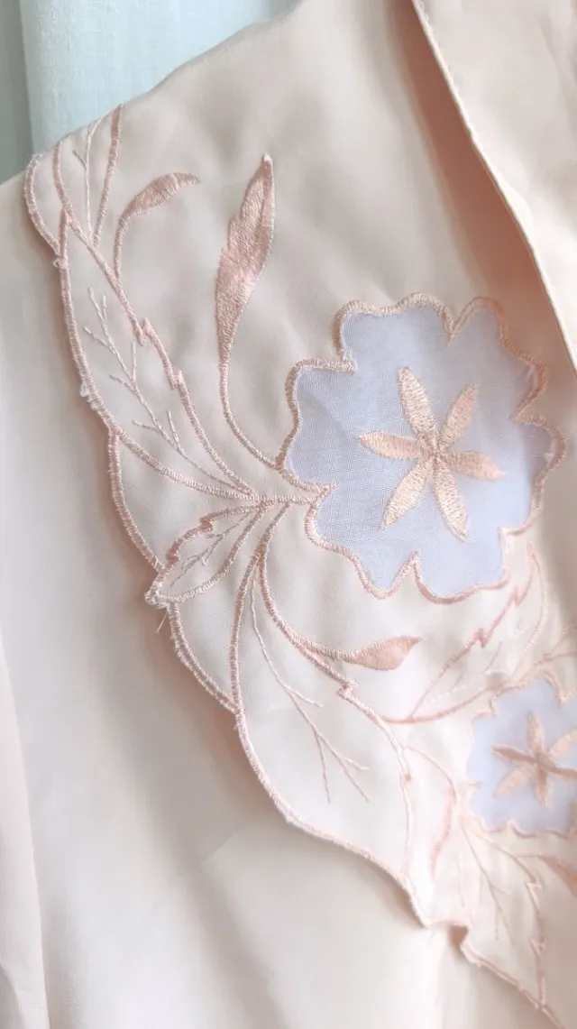 Camisa vintage rosa bordada