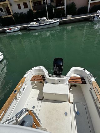 Barco quiksilver 640