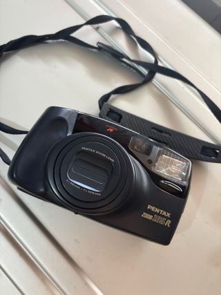 Pentax Zoom 105-R Cámara Analógica