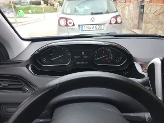 Peugeot 208 2012