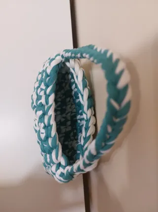 Borsa uncinetto turchese e bianca