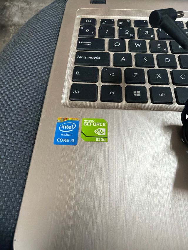 Portátil Asus F540L para reparar o piezas