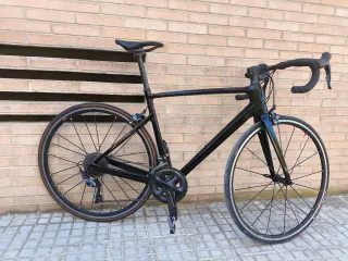 Bicicleta Van Rysel EDR CF Carbono 56 Ultegra