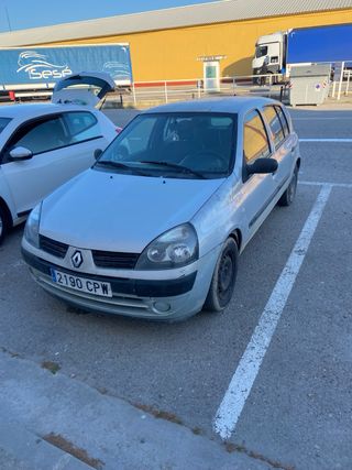 Renault Clio 2003