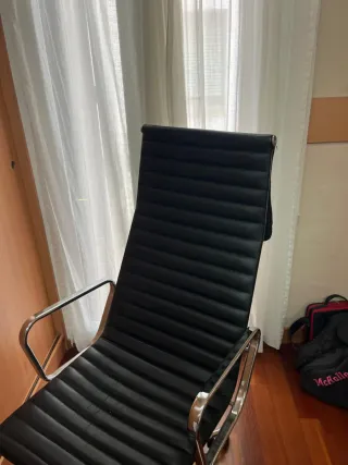 Silla de oficina ergonómica negra