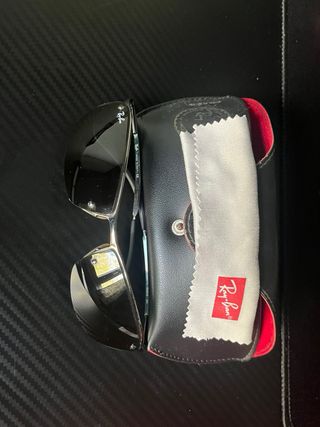 Gafas de sol Ray-Ban plata y negras