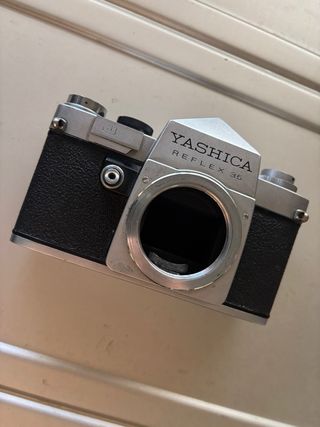 Cámara Yashica Reflex 35 J