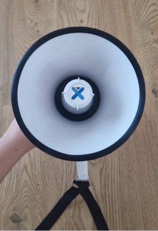 Megáfono Vonyx con grabación y sirena