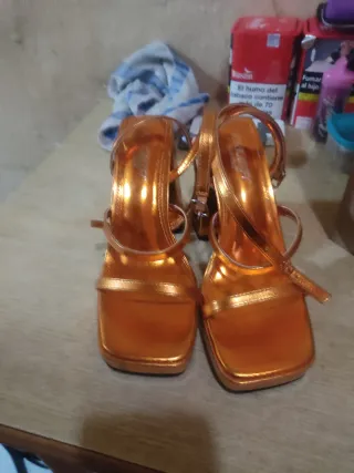 Zapatos de tacón naranja talla 37