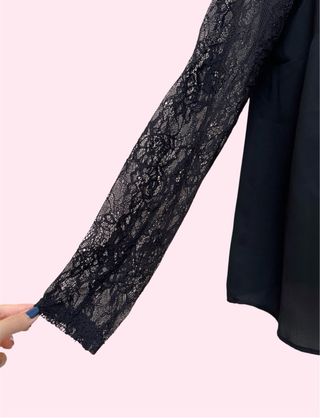 Top manica lunga pizzo nero drappo volant tg L