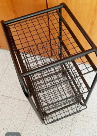 Carrito Auxiliar Cuina con Ruedas casi nuevo carro