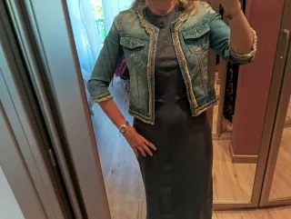 Chaqueta vaquera con ribete dorado T. S