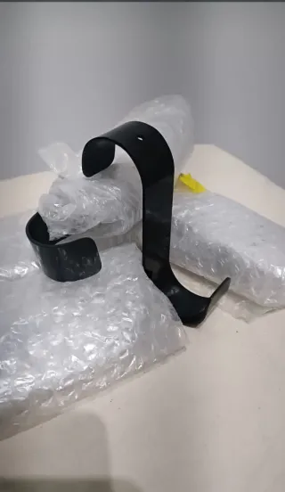 4 Ganchos negros para colgar