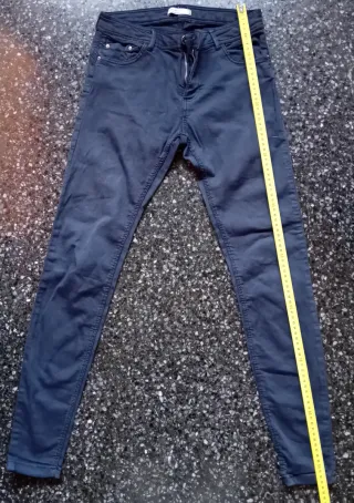 Pantaloni Bershka
