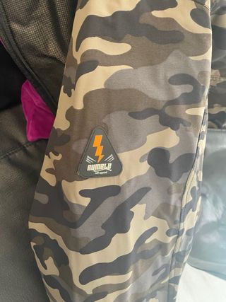 Chaqueta militar camuflaje