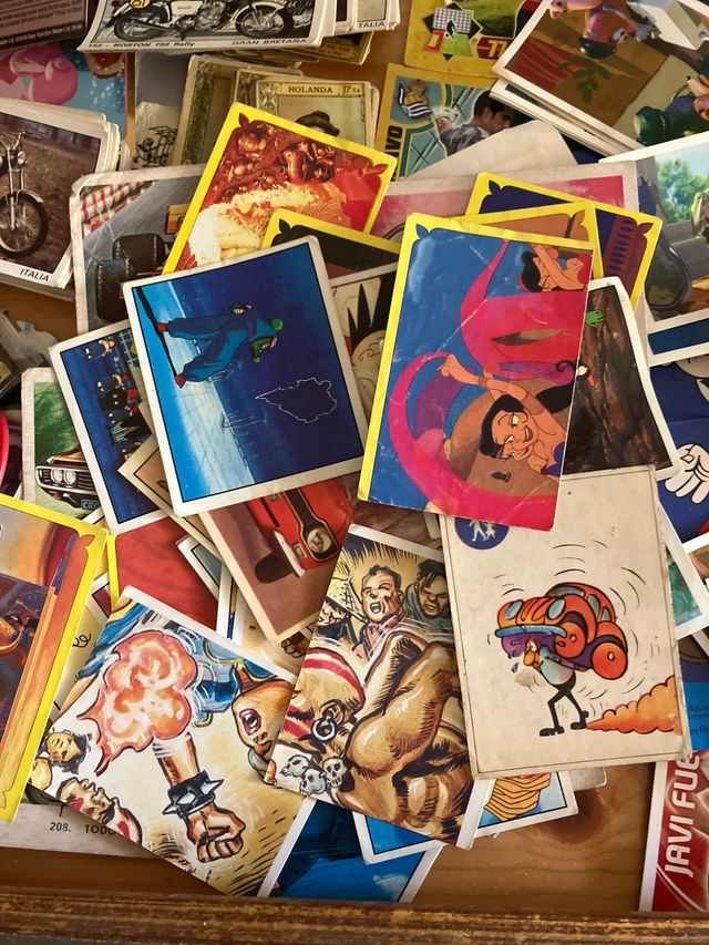 Lote de cromos de fútbol y otras colecciones antig