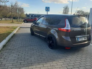 Renault Grand Scenic 2013