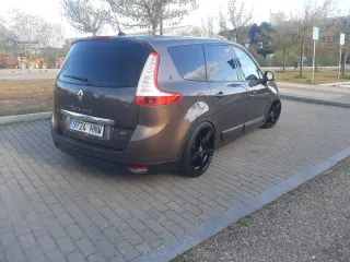 Renault Grand Scenic 2013