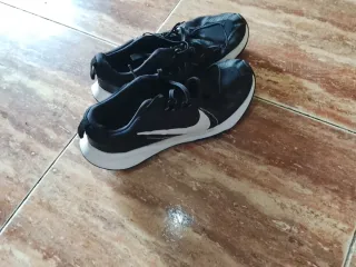 Zapatillas Nike Negras y Blancas