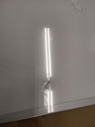 Amazon Basics Pizarra blanca magnética con bandeja para rotuladores y marco de aluminio, 120 cm x 90 cm