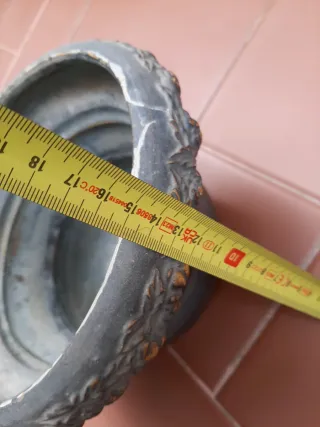 Macetero ornamental de barro cocido