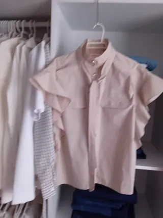 Preciosa camisa y regalo otra prenda