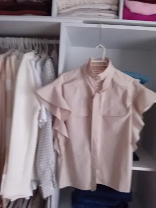 Preciosa camisa y regalo otra prenda