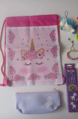 Lote 7 artículos Unicornio Niña