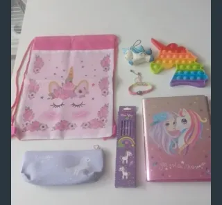 Lote 7 artículos Unicornio Niña