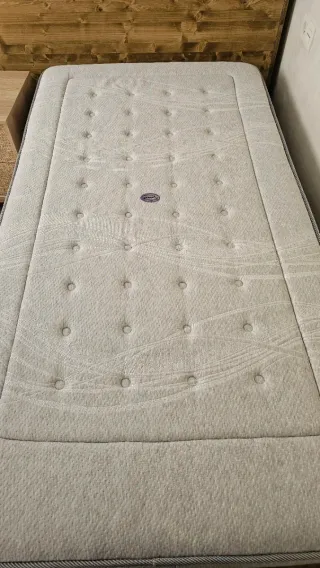 Colchón y base tapizada 105x200