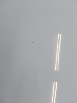 Amazon Basics Pizarra blanca magnética con bandeja para rotuladores y marco de aluminio, 120 cm x 90 cm